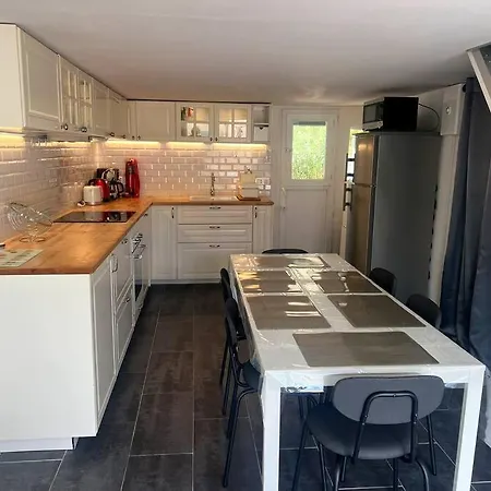Charmante Maison Climatisee 6 Personnes Proximite בית נופש פרונטיניאן